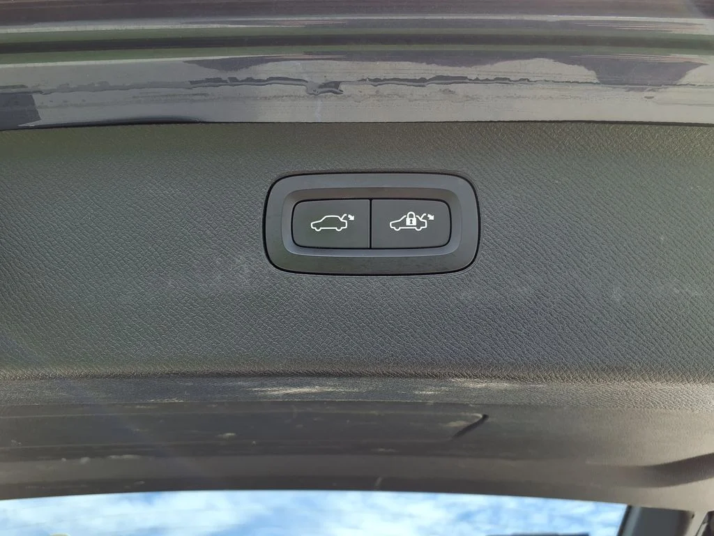 Certified Used 2024 Blue Volvo Ultimate image 13