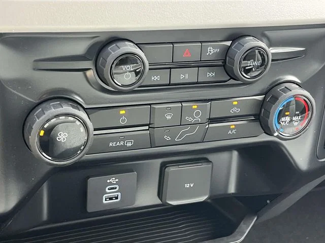 New 2025 Oxford White Ford F-350® XL image 21