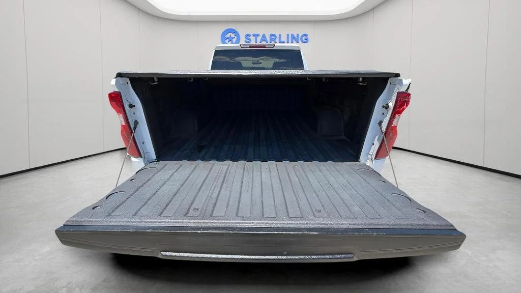 Used 2020 SUMMIT WHITE Chevrolet LT image 28