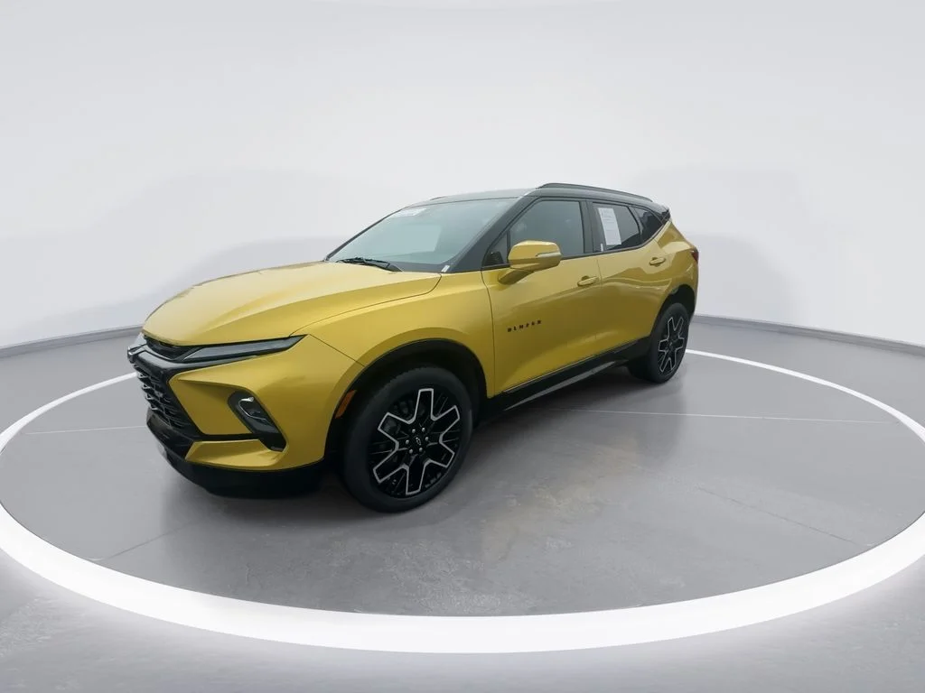 Used 2023 Yellow Chevrolet RS image 4