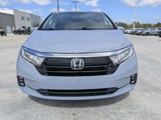 Used 2024 Gray Honda Touring image 6
