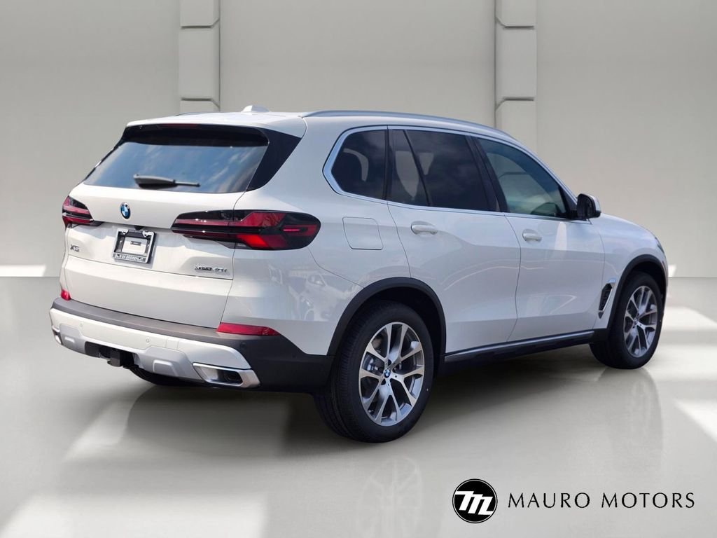 New 2026 White BMW xDrive40i image 5