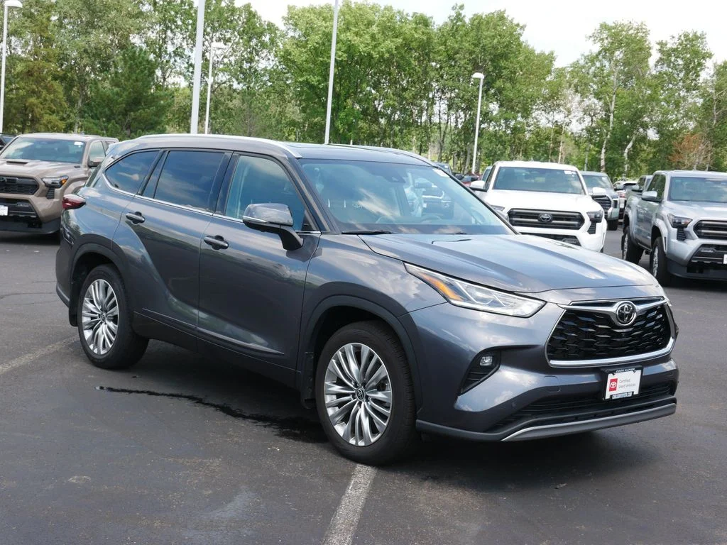 Certified 2024 Toyota Highlander Platinum with VIN 5TDKDRBH7RS530528 for sale in Minneapolis, Minnesota