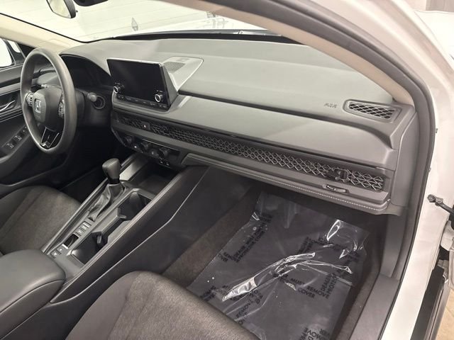 Used 2023 White Honda LX image 23