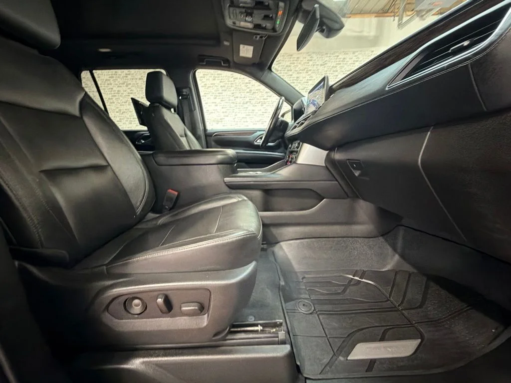 Used 2021 Black Chevrolet Z71 image 12