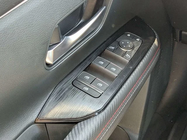 2025 Nissan Kicks SR - Photo 17