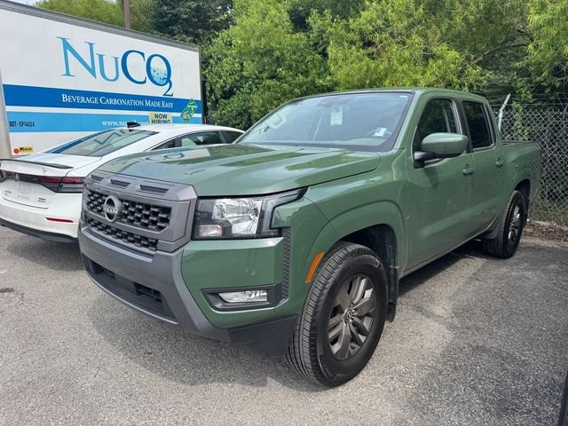 Used 2025 Green Nissan SV image 1