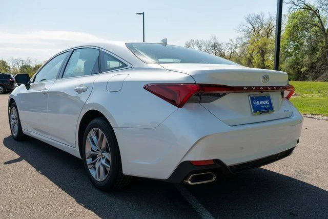 Used 2022 Beige Toyota XLE image 8