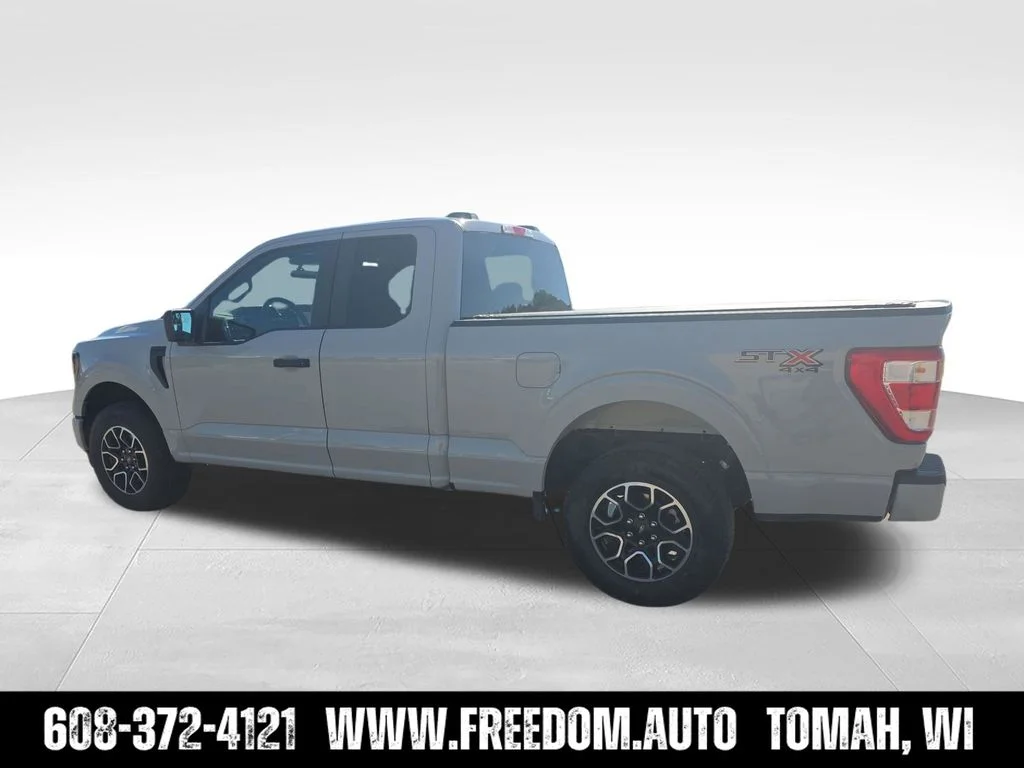 Used 2023 White Ford XL image 4