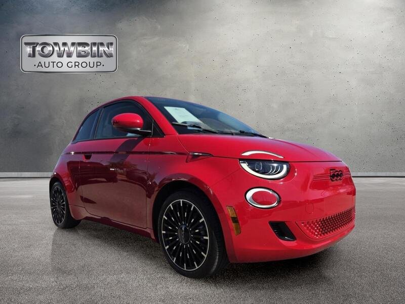 Used 2024 Red FIAT Battery Electric image 2