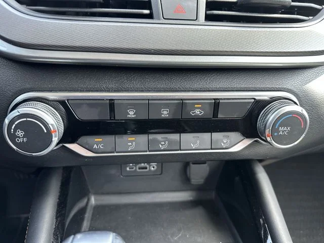 Used 2023 White Nissan 2.5 SR image 18
