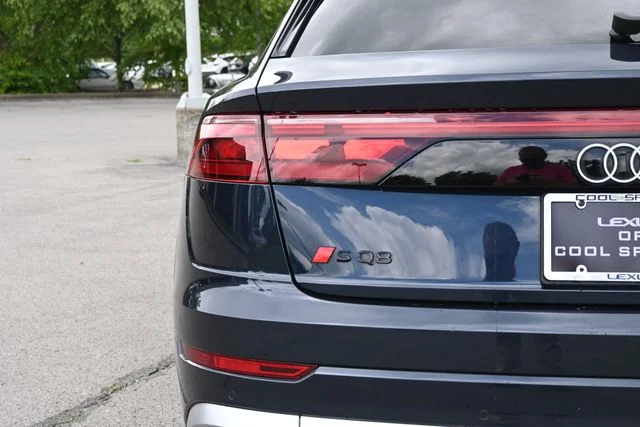 Used 2024  Audi 4.0T Prestige image 5