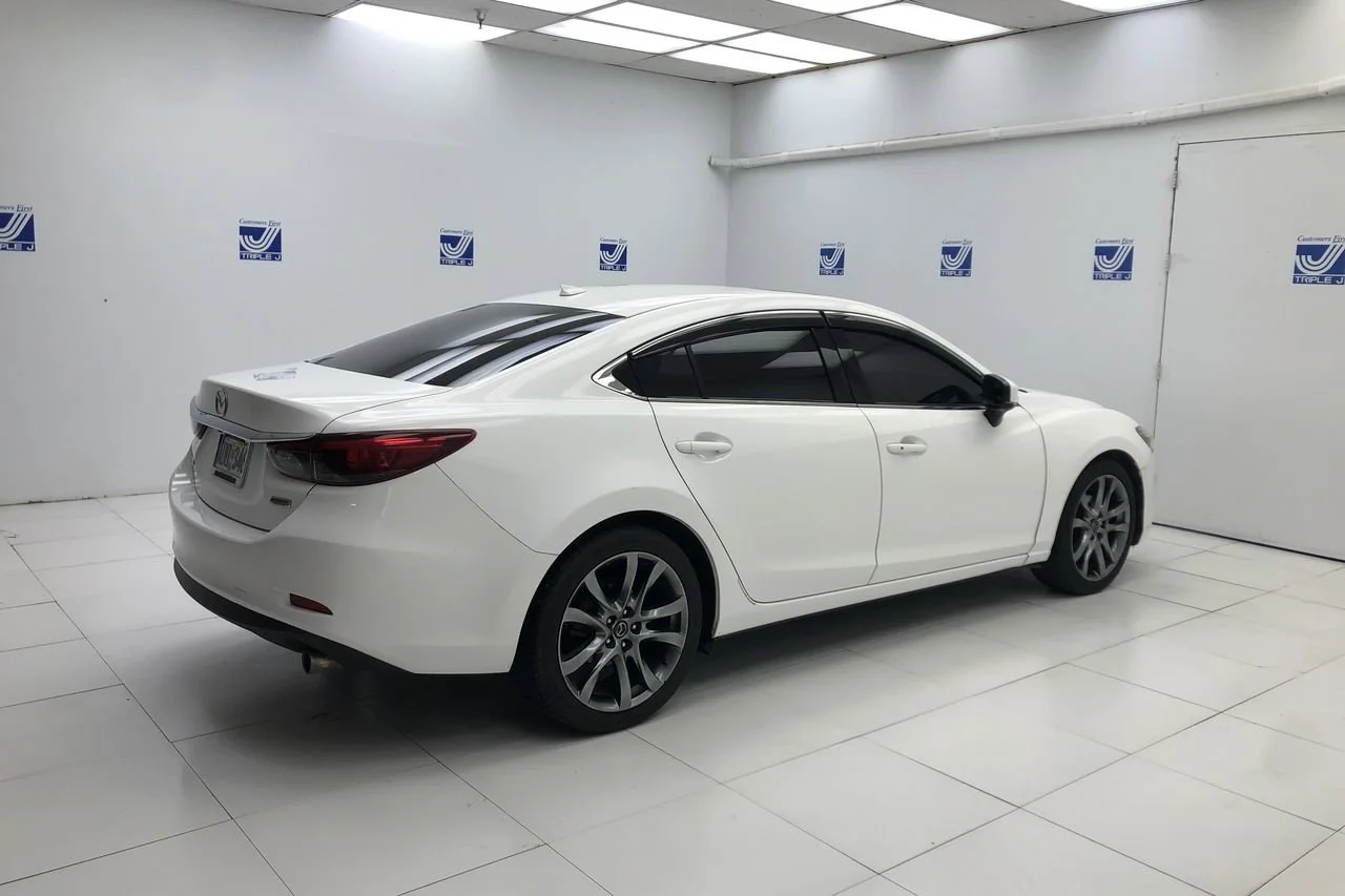 Used 2017 Snowflake White Pearl Mazda Grand Touring image 8