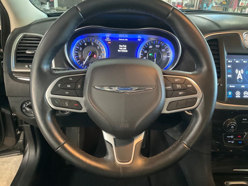 Used 2017 Gray Chrysler Limited image 20