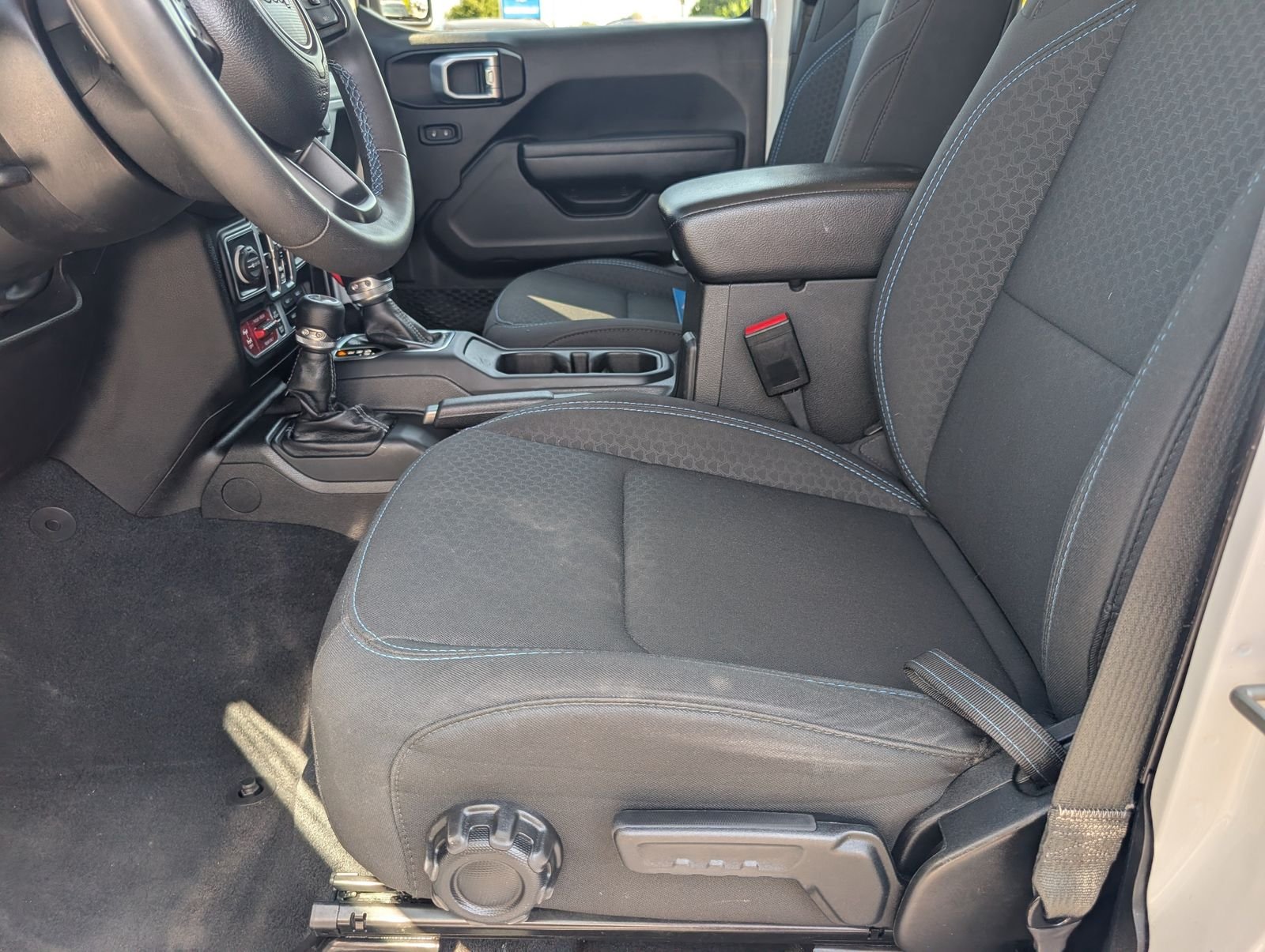 Used 2024 White Jeep Rubicon 4xe image 16