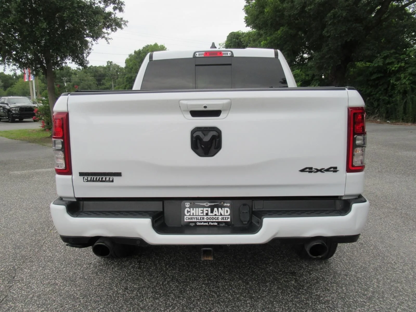 Certified Used 2022 White Ram Big Horn/Lone Star image 6
