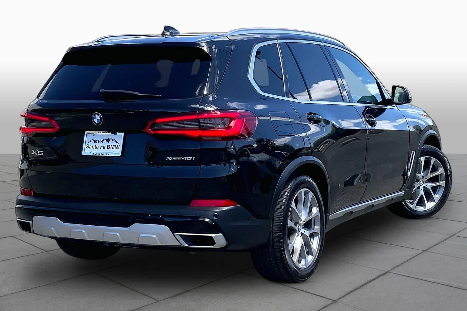 Used 2019 Black Sapphire Metallic BMW xDrive40i image 12
