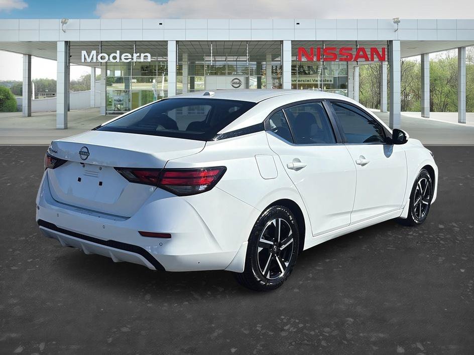 Used 2025 Aspen White Tricoat Nissan SV image 5