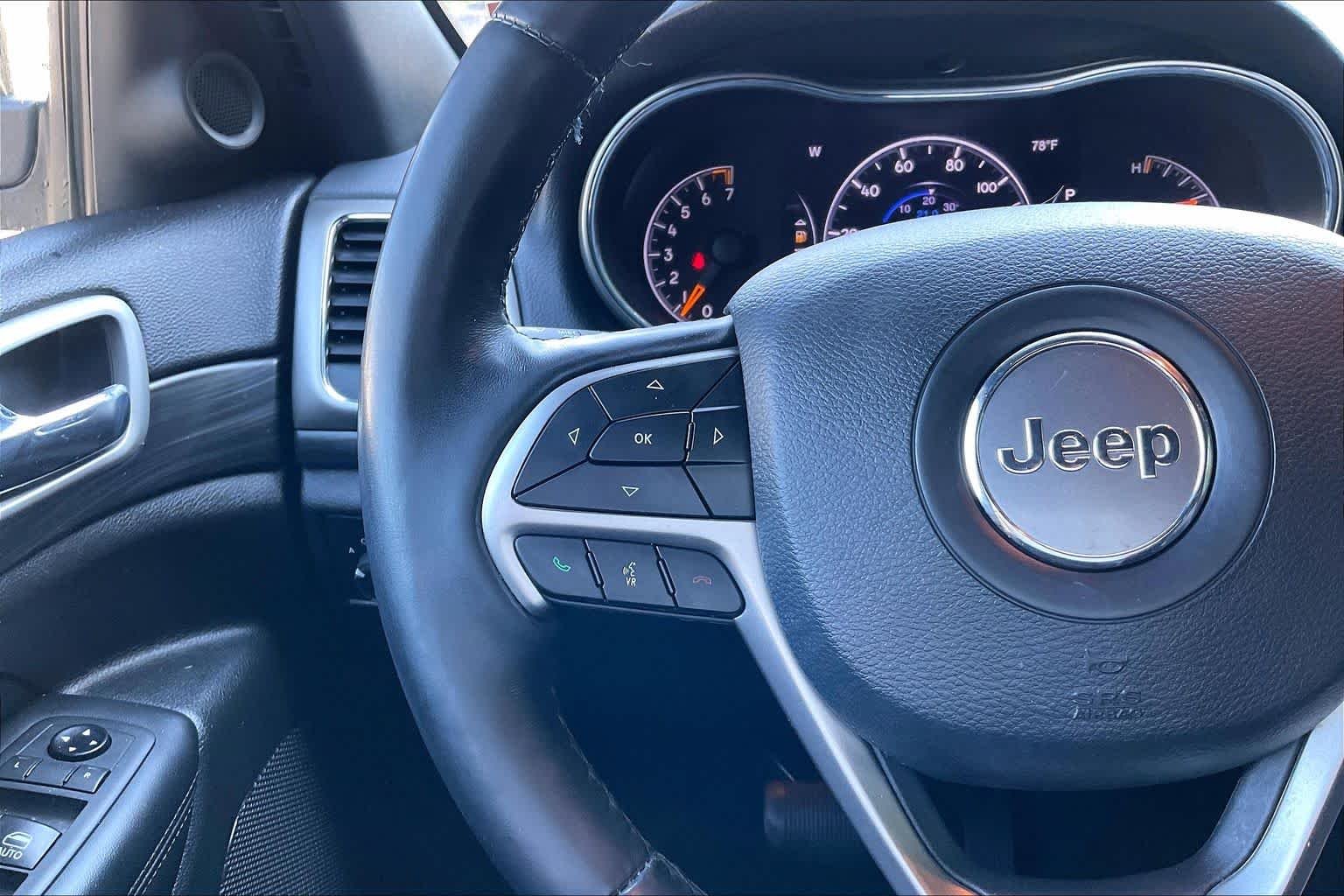 Used 2021 Diamond Black Crystal Pearlcoat Jeep Laredo X image 22