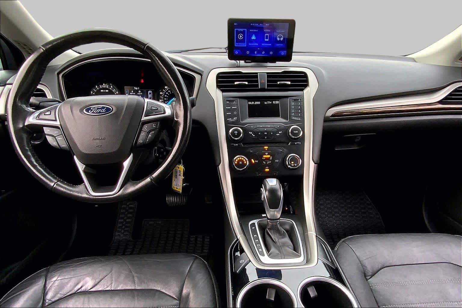 Used 2013 Deep Impact Blue Ford SE image 16