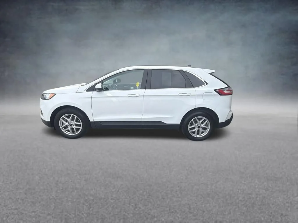 Used 2024 White Ford SEL image 2