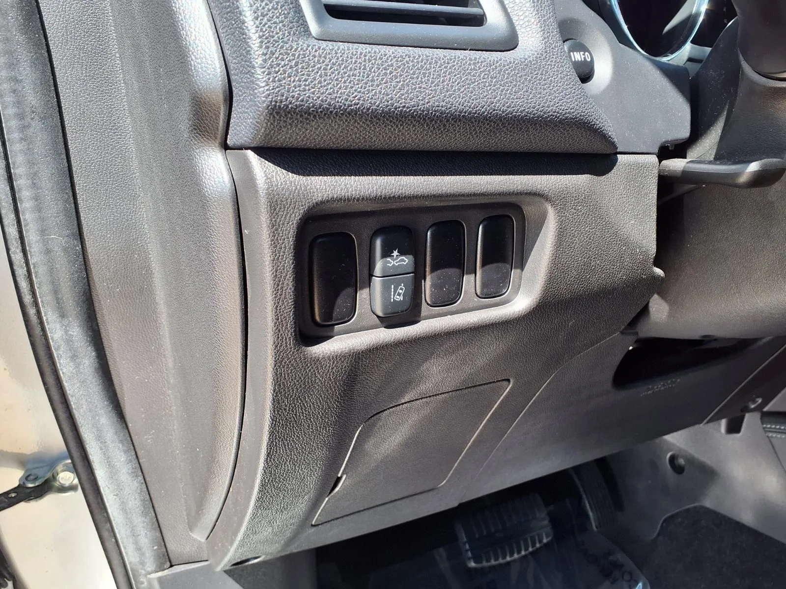 Used 2024 Silver Mitsubishi 2.0 S image 14