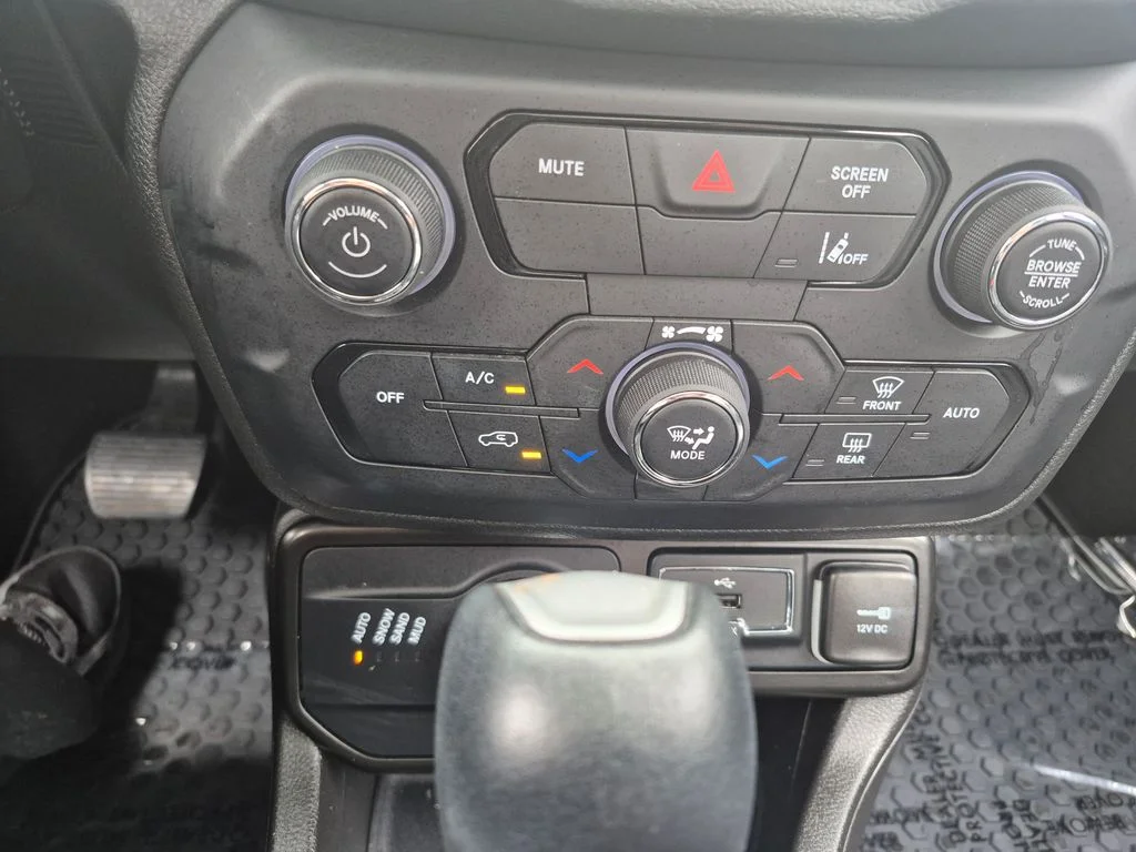 Used 2022 Black Jeep Limited image 20