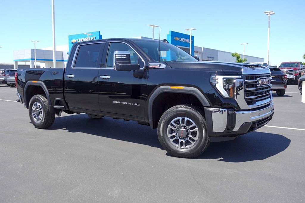 Used 2025 Onyx Black GMC SLT image 4