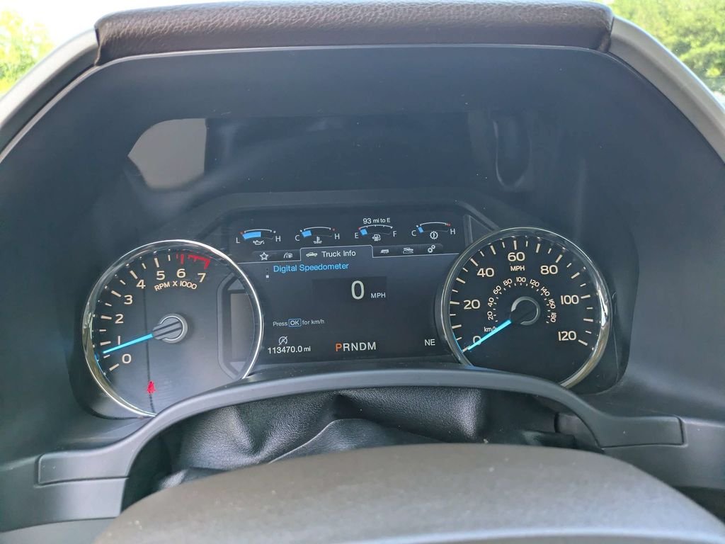 Used 2020 White Ford Lariat image 29