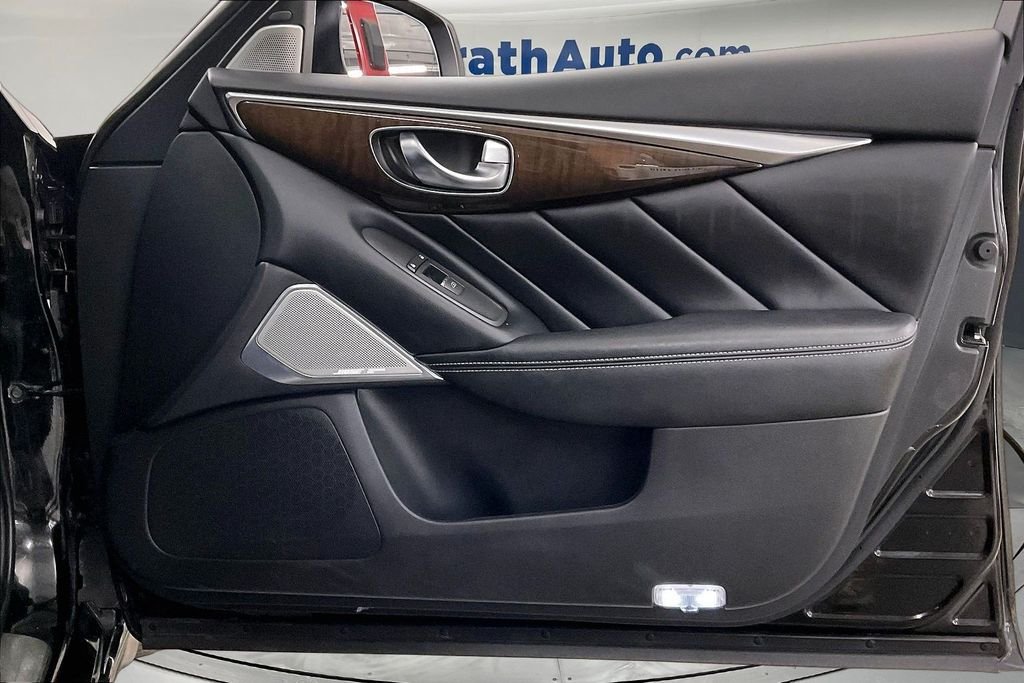 Used 2018 Black INFINITI 3.0t LUXE image 28