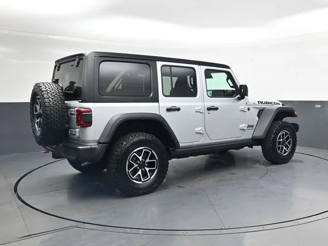 Used 2024 Silver Jeep Rubicon image 4