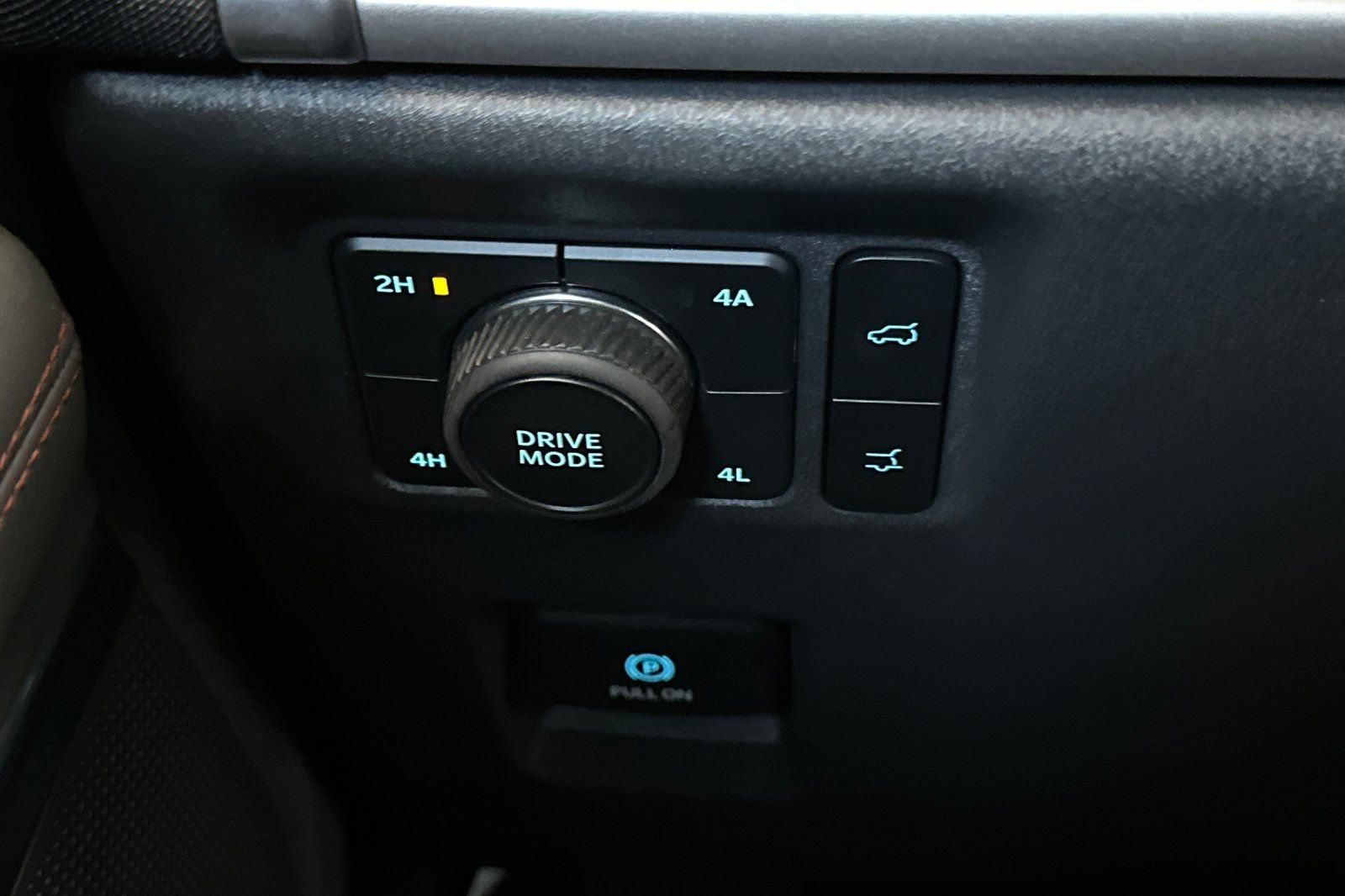 Used 2025 Silver Ford Active image 31