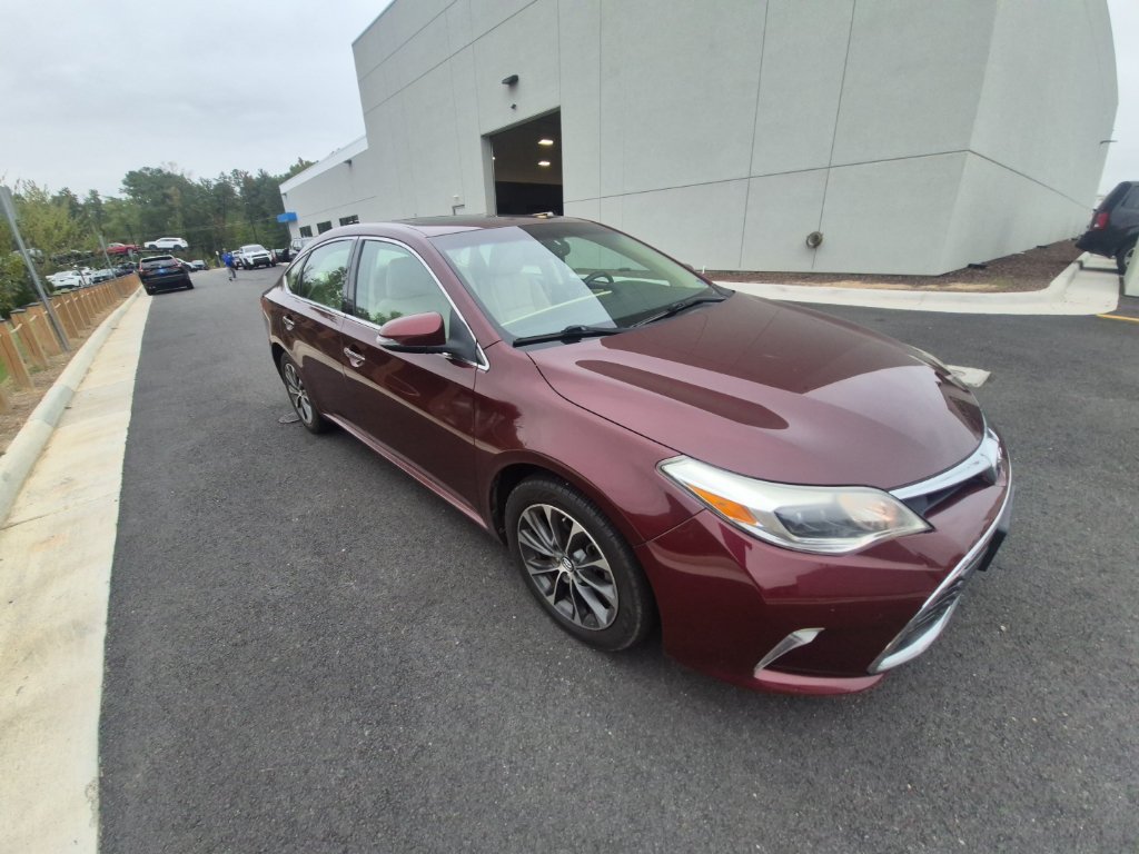 Used 2016 Mica Toyota XLE Plus image 4