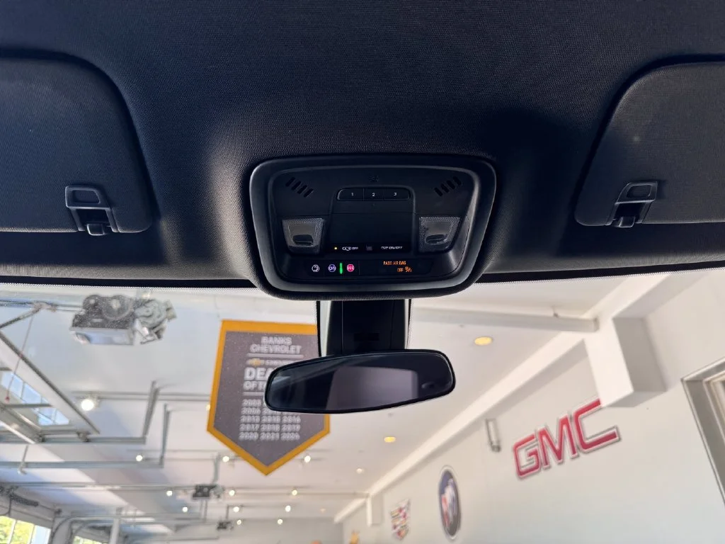 2023 Chevrolet Traverse 1LT - Photo 27