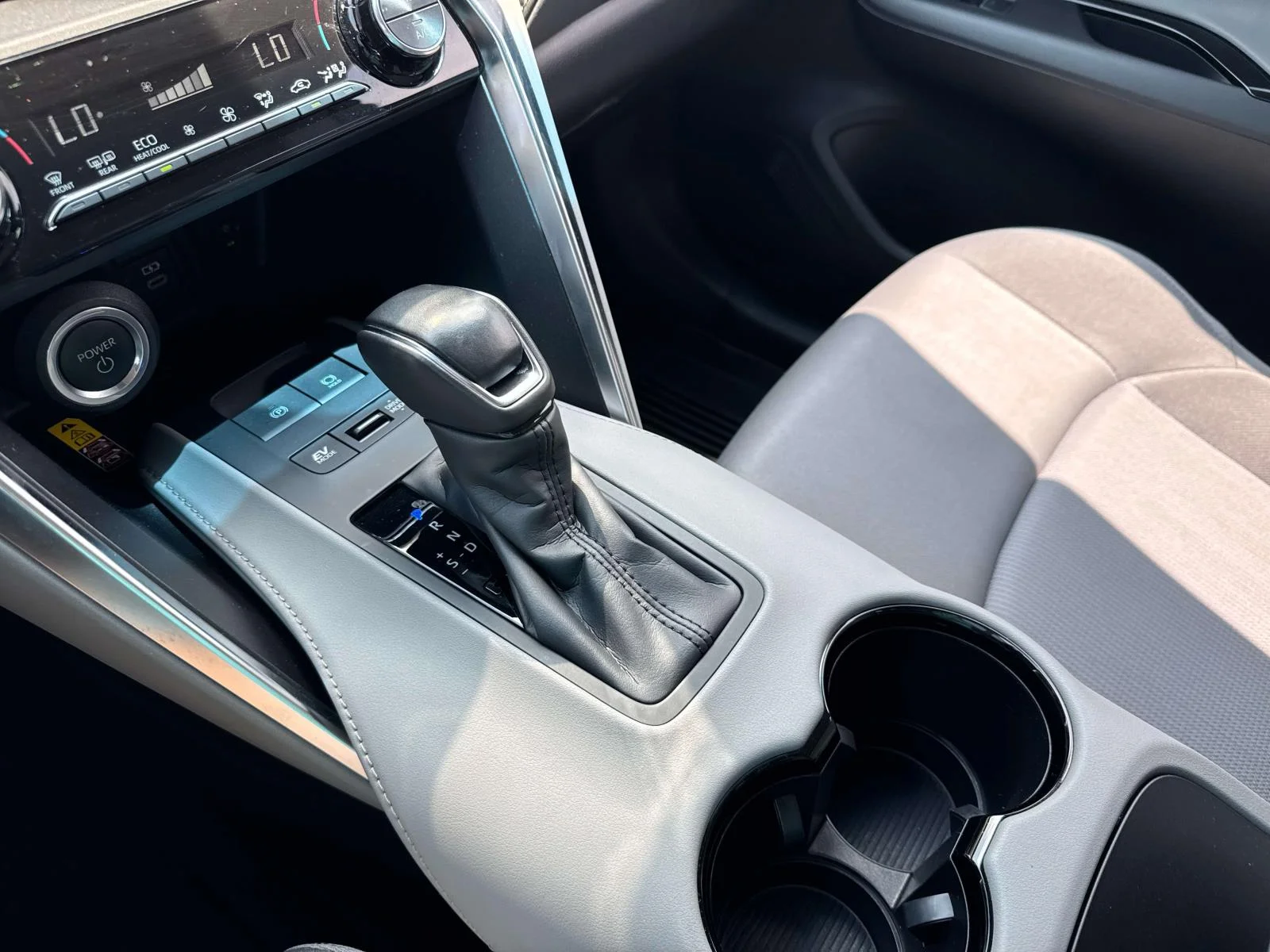 Used 2023 Silver Toyota LE AWD (Natl) image 26