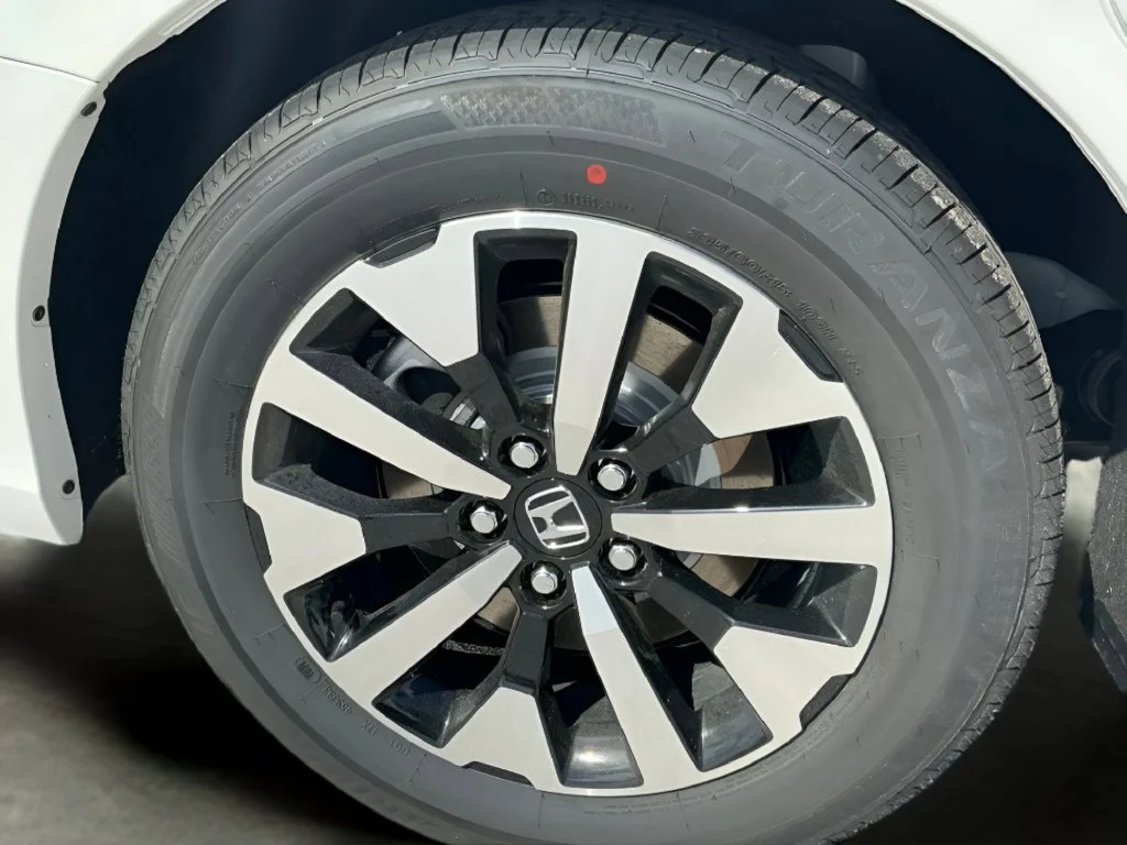 Used 2026 White Honda EX-L image 43
