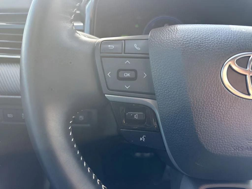Used 2025 White Toyota SE image 14