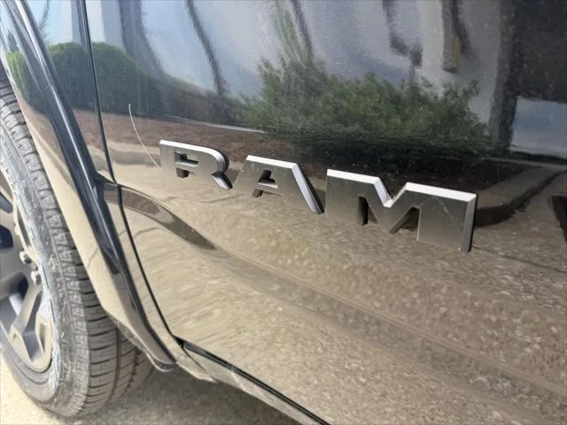 New 2026 Diamond Black Crystal Pearl-Coat Exterior Paint RAM BIG HORN image 16