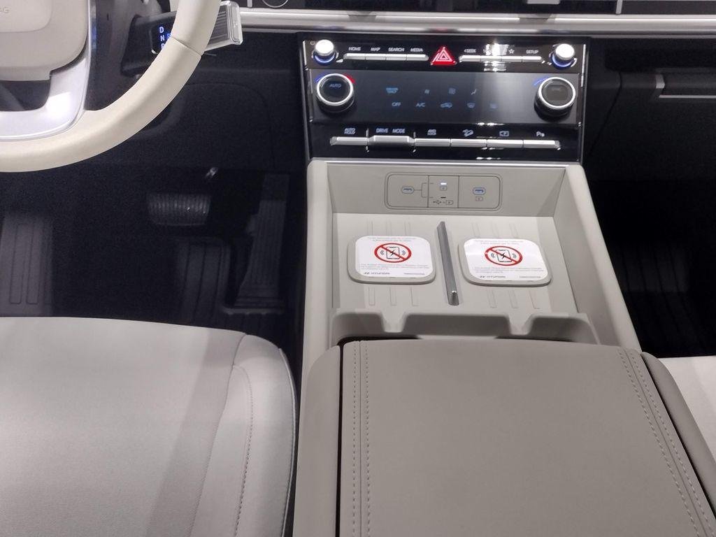 New 2026 White Hyundai SE image 37