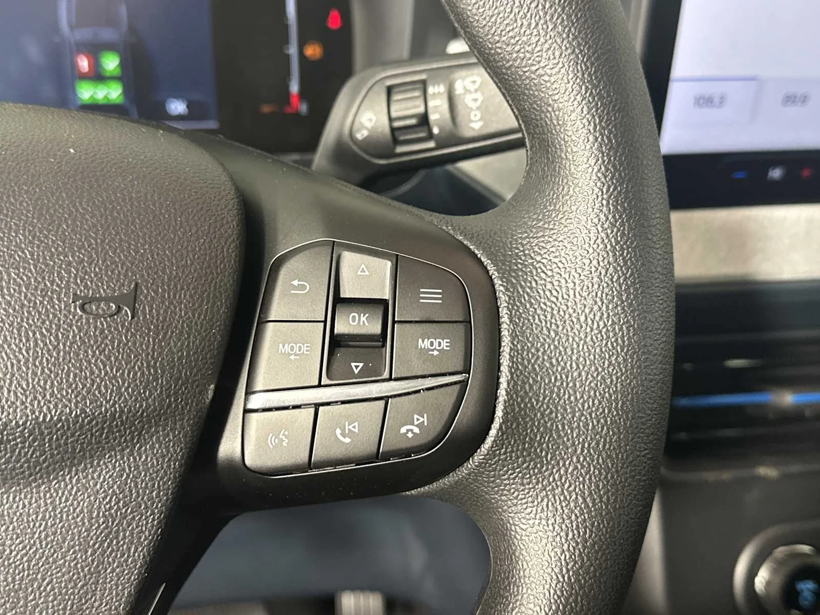 New 2026 Oxford White Ford XLT image 30