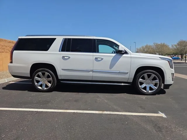Used 2020 White Cadillac Luxury image 7