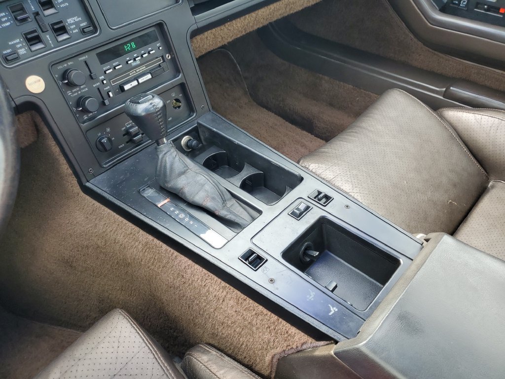 Used 1985  Chevrolet Base image 20