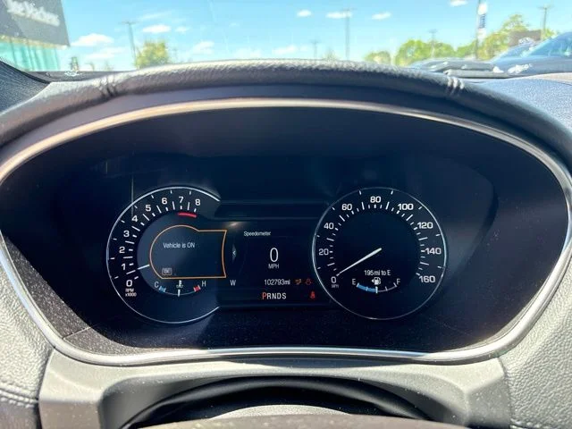 Used 2018 Red Lincoln Reserve image 13