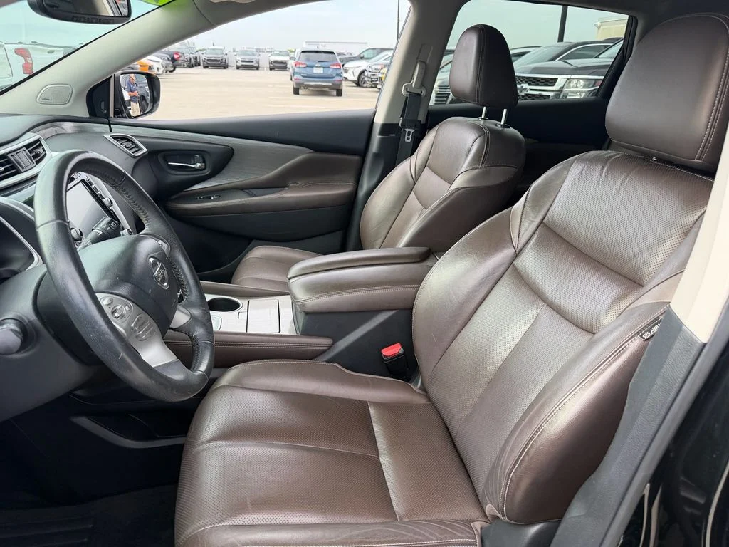 Used 2017 Black Nissan SL image 10