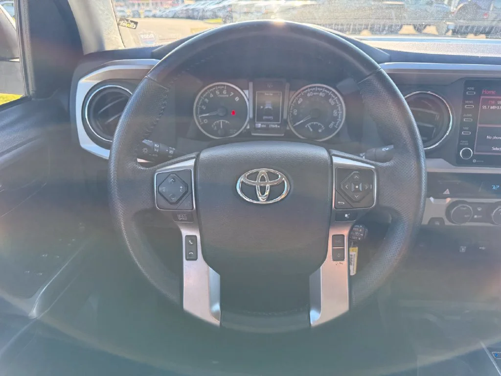 Used 2022 White Toyota SR5 image 9