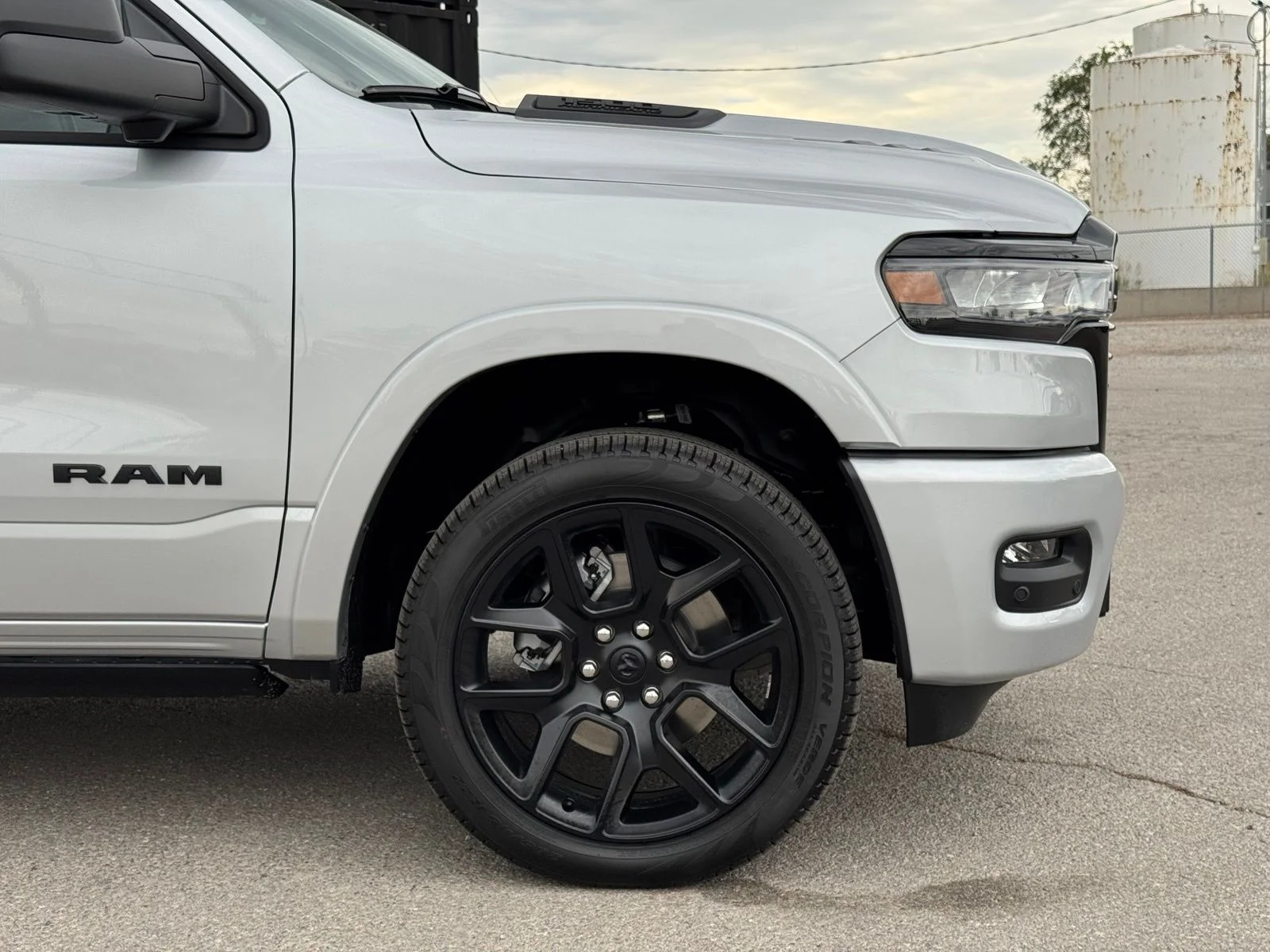 New 2026 Silver Zynith Exterior Paint RAM Laramie image 4