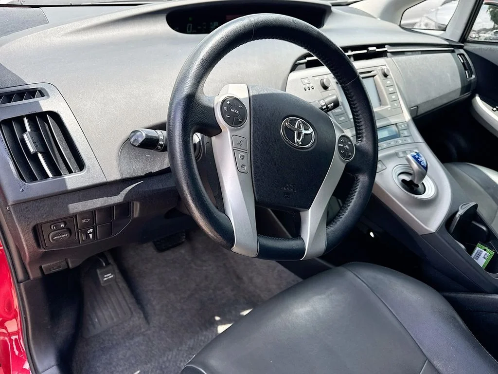 Used 2014 Red Toyota Five image 9