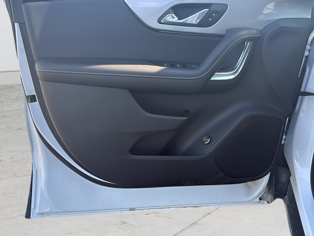 Used 2024 White Chevrolet LT image 11