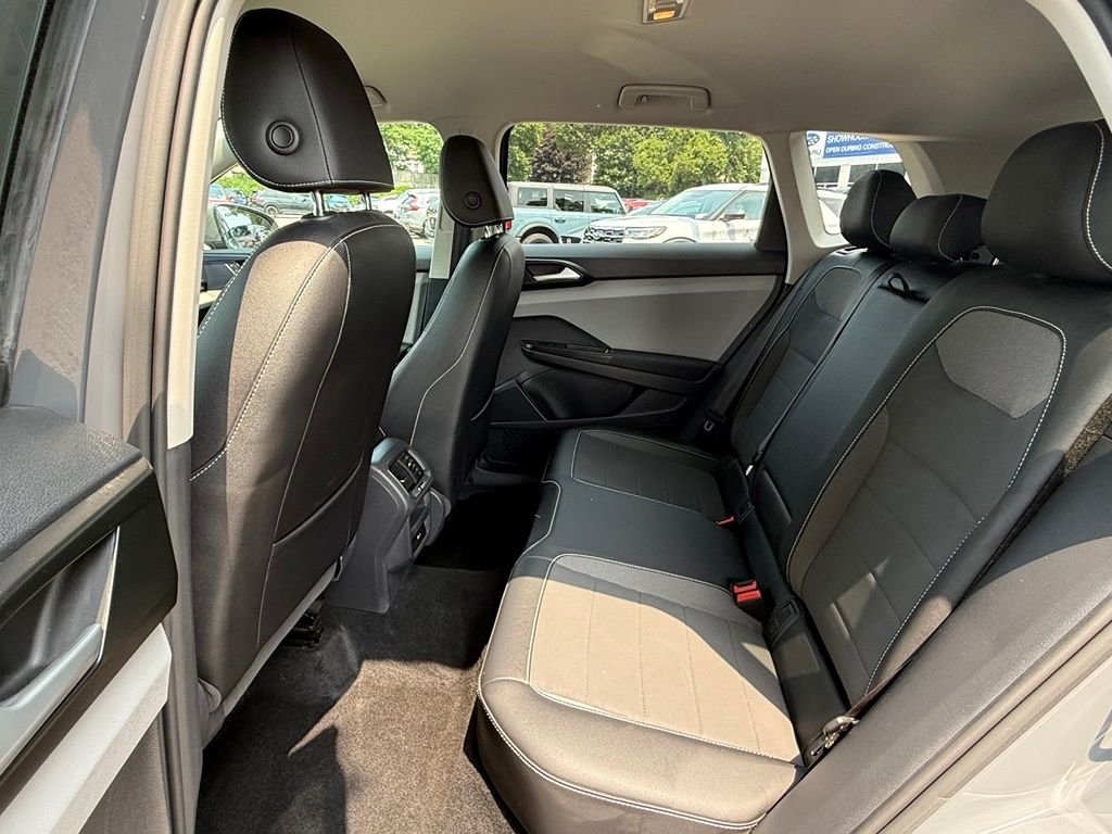 Used 2022 Pure Gray Volkswagen 1.5T SE image 23
