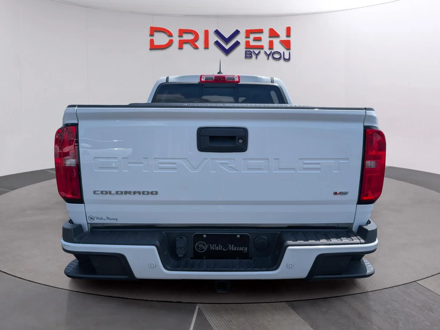 Used 2022 Summit White Chevrolet Z71 image 4